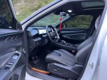 2024 Geely Atlas Pro с пробегом 68 000 км