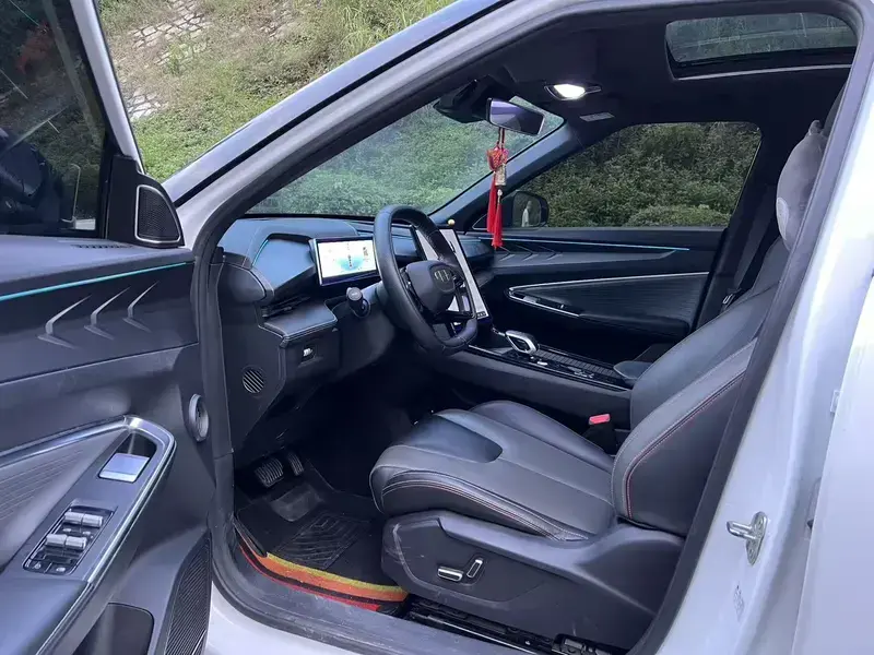 2024 Geely Atlas Pro с пробегом 68 000 км
