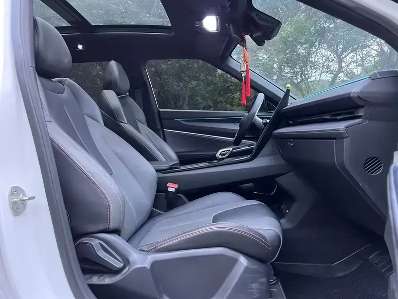 2024 Geely Atlas Pro с пробегом 68 000 км
