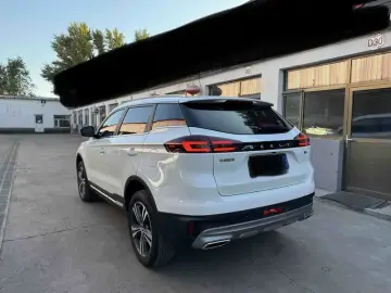 2022 Geely Atlas Pro с пробегом 40 000 км