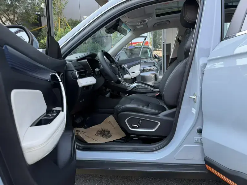 2022 Geely Atlas Pro с пробегом 45 000 км