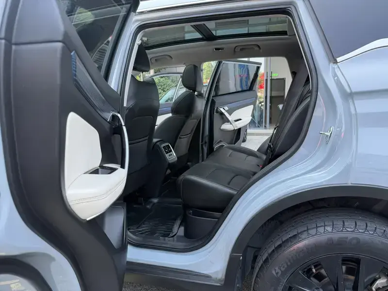 2022 Geely Atlas Pro с пробегом 45 000 км