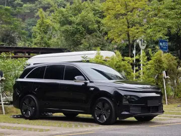 2024 Li Auto (Lixiang) L6 с пробегом 35 000 км