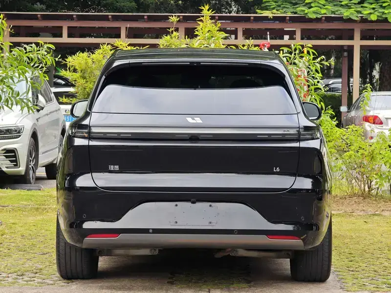 2024 Li Auto (Lixiang) L6 с пробегом 35 000 км