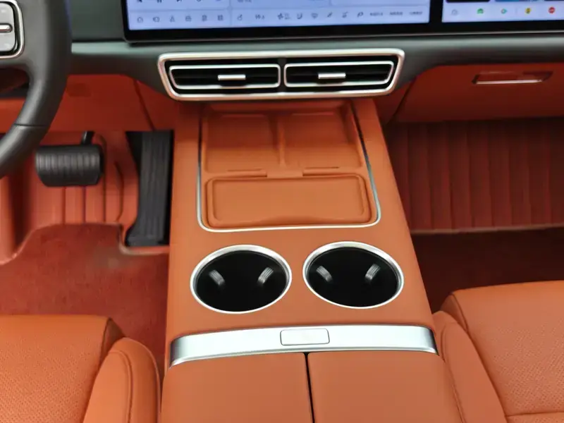 2024 Li Auto (Lixiang) L6 с пробегом 35 000 км