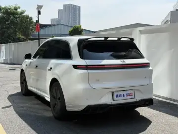 2024 Li Auto (Lixiang) L6 с пробегом 45 000 км