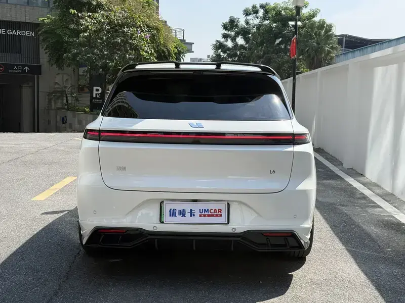 2024 Li Auto (Lixiang) L6 с пробегом 45 000 км