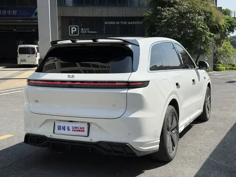 2024 Li Auto (Lixiang) L6 с пробегом 45 000 км