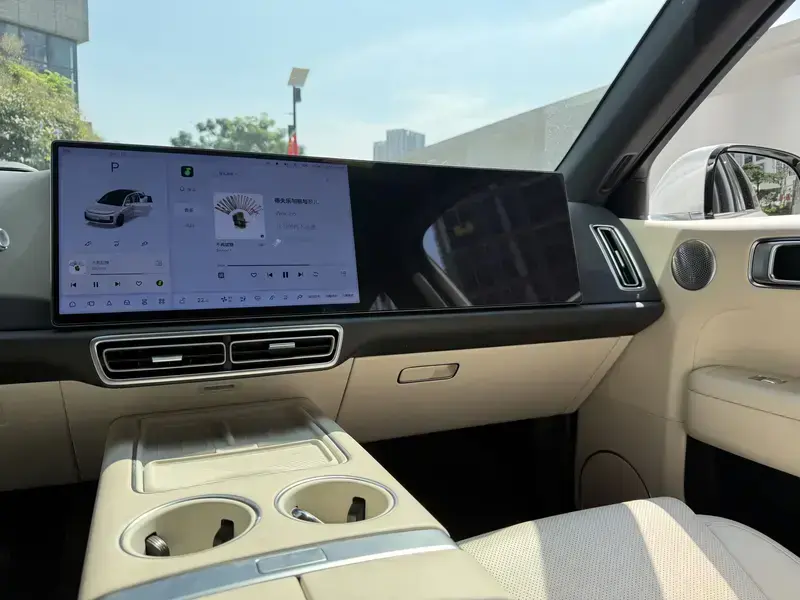 2024 Li Auto (Lixiang) L6 с пробегом 45 000 км