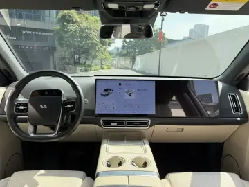 2024 Li Auto (Lixiang) L6 с пробегом 45 000 км