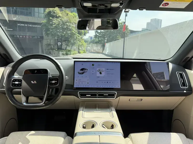 2024 Li Auto (Lixiang) L6 с пробегом 45 000 км