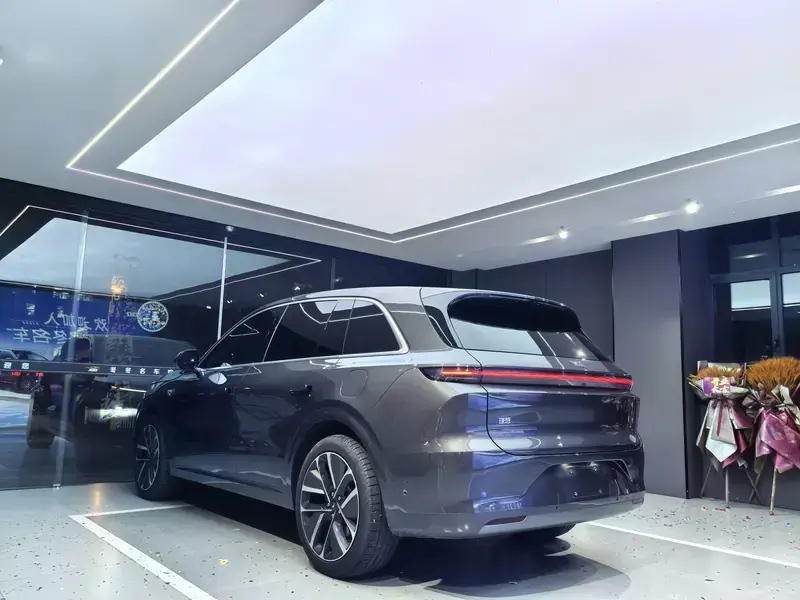 2024 Li Auto (Lixiang) L6 с пробегом 55 000 км