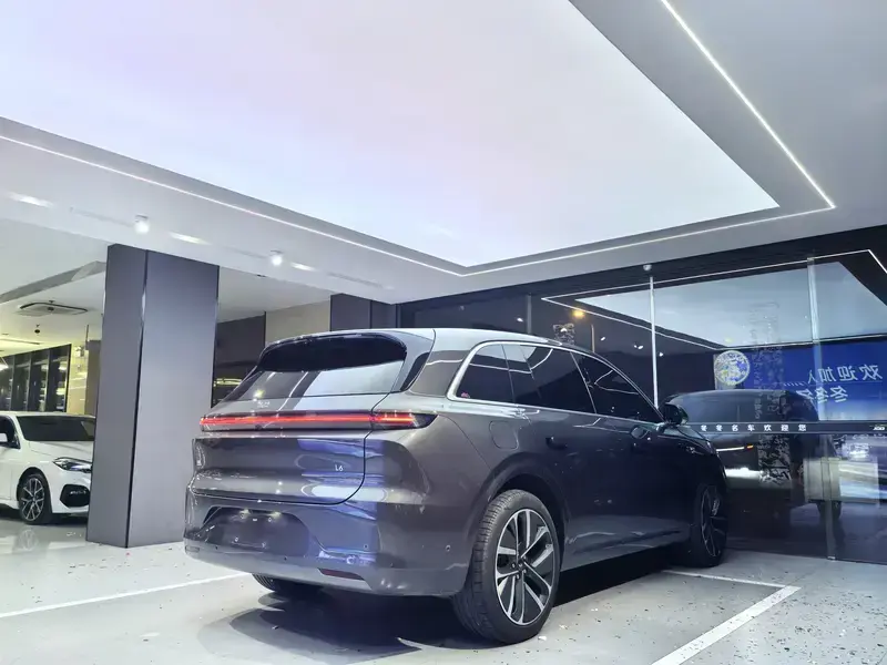 2024 Li Auto (Lixiang) L6 с пробегом 55 000 км