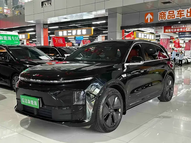 2024 Li Auto (Lixiang) L6 с пробегом 30 800 км