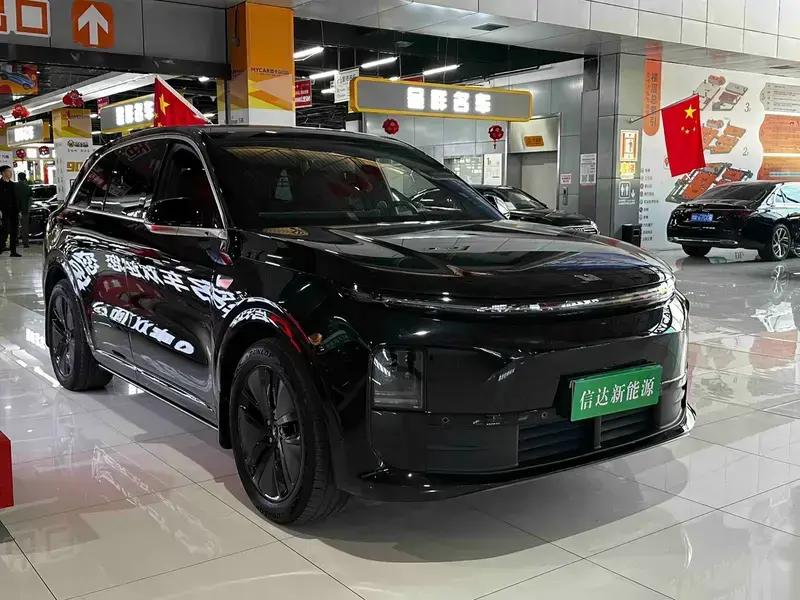 2024 Li Auto (Lixiang) L6 с пробегом 30 800 км