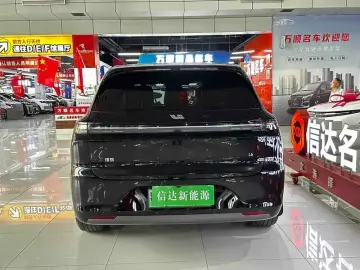 2024 Li Auto (Lixiang) L6 с пробегом 30 800 км