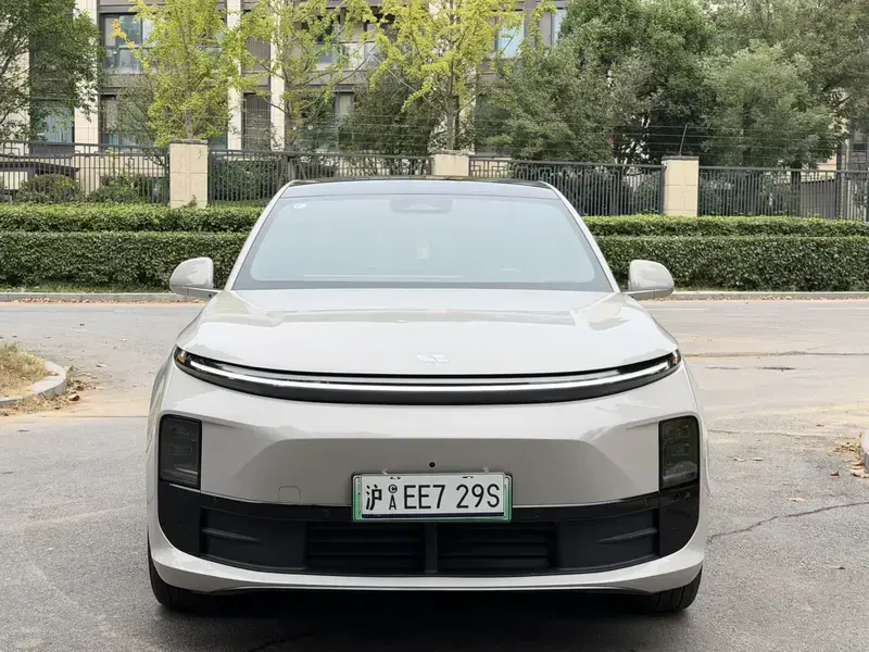2024 Li Auto (Lixiang) L6 с пробегом 61 800 км