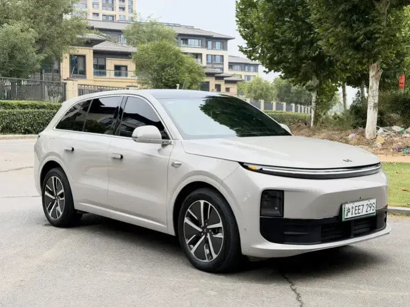2024 Li Auto (Lixiang) L6 с пробегом 61 800 км