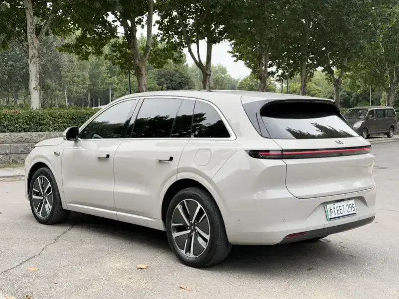 2024 Li Auto (Lixiang) L6 с пробегом 61 800 км