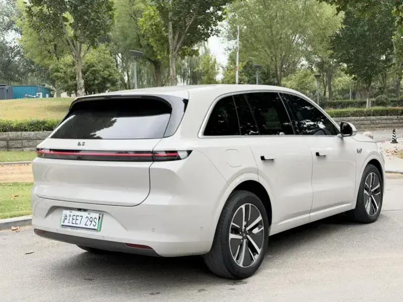 2024 Li Auto (Lixiang) L6 с пробегом 61 800 км