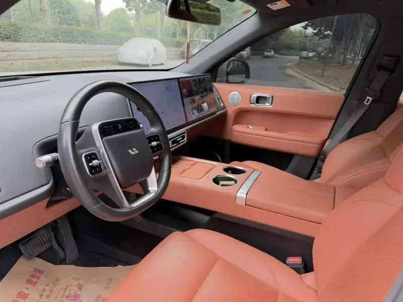 2024 Li Auto (Lixiang) L6 с пробегом 61 800 км