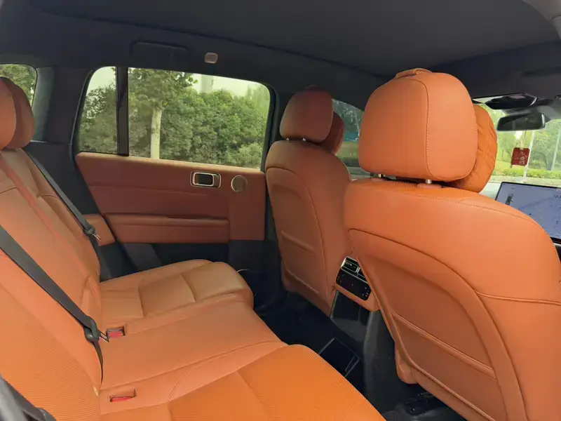 2024 Li Auto (Lixiang) L6 с пробегом 61 800 км
