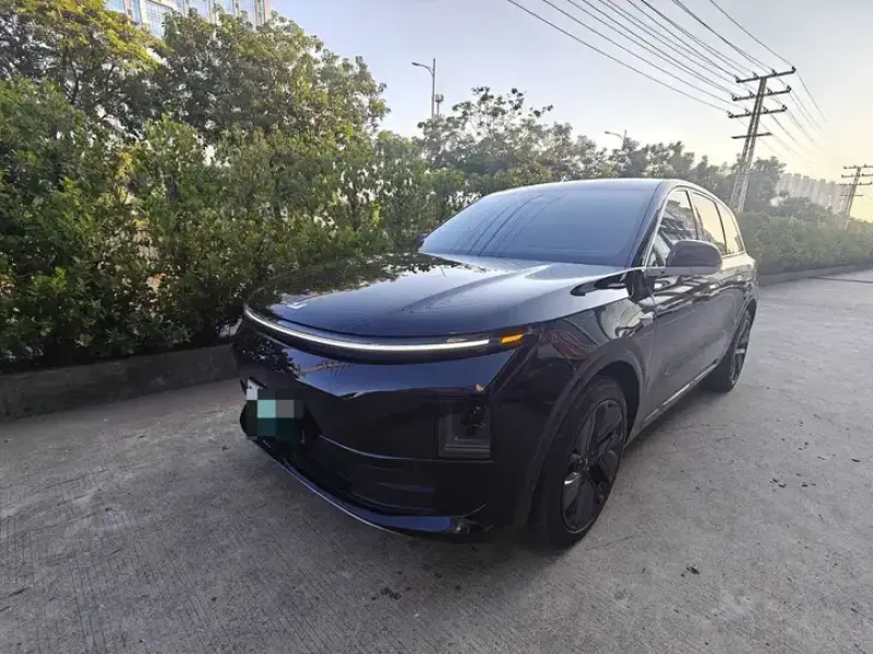 2025 Li Auto (Lixiang) L6 с пробегом 35 000 км