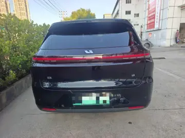 2025 Li Auto (Lixiang) L6 с пробегом 35 000 км