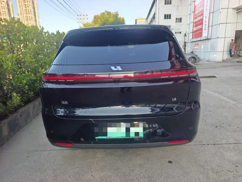 2025 Li Auto (Lixiang) L6 с пробегом 35 000 км