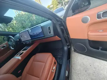 2025 Li Auto (Lixiang) L6 с пробегом 35 000 км