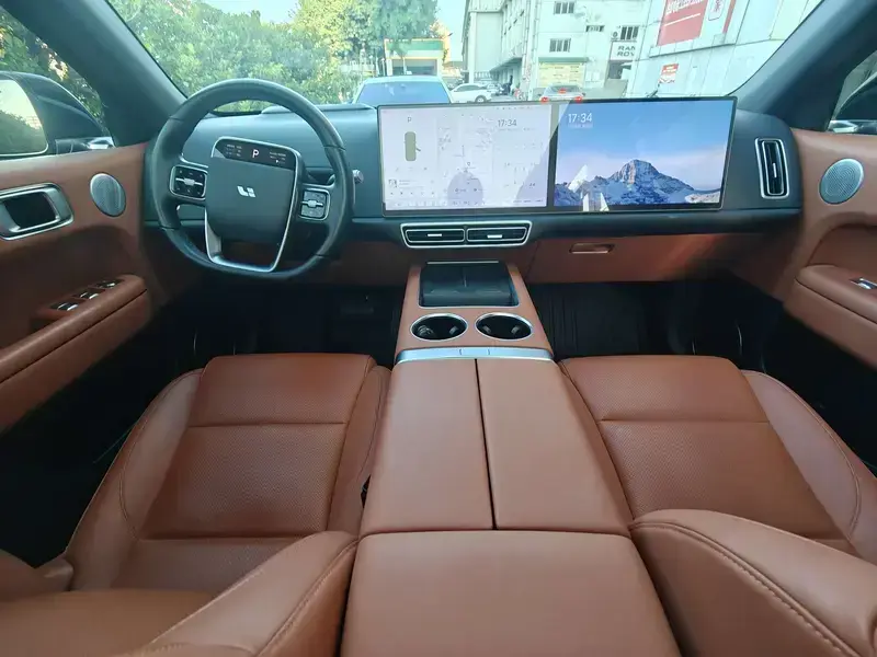 2025 Li Auto (Lixiang) L6 с пробегом 35 000 км