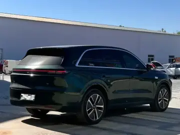2024 Li Auto (Lixiang) L6 с пробегом 22 000 км
