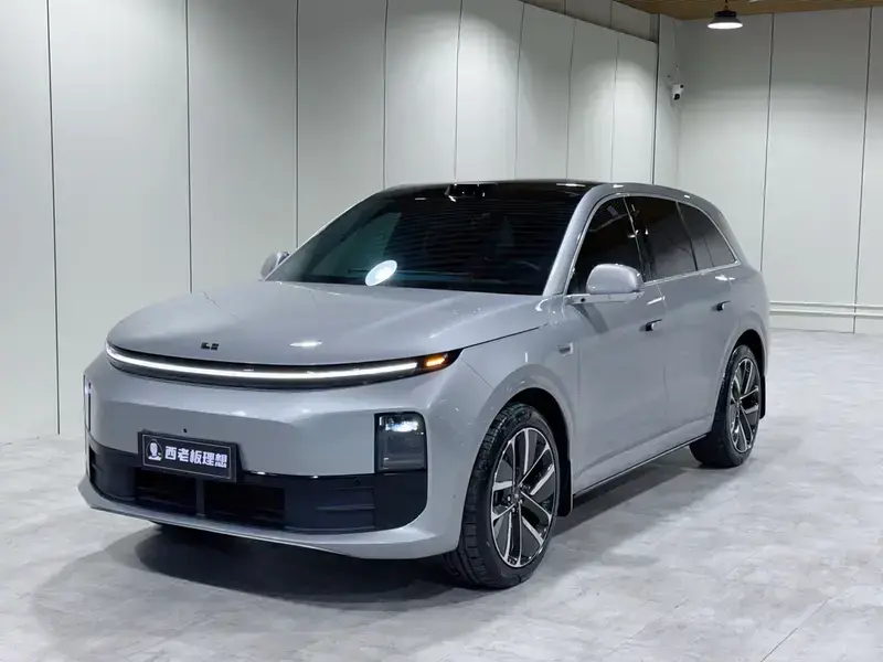 2024 Li Auto (Lixiang) L6 с пробегом 18 800 км