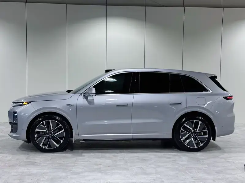 2024 Li Auto (Lixiang) L6 с пробегом 18 800 км