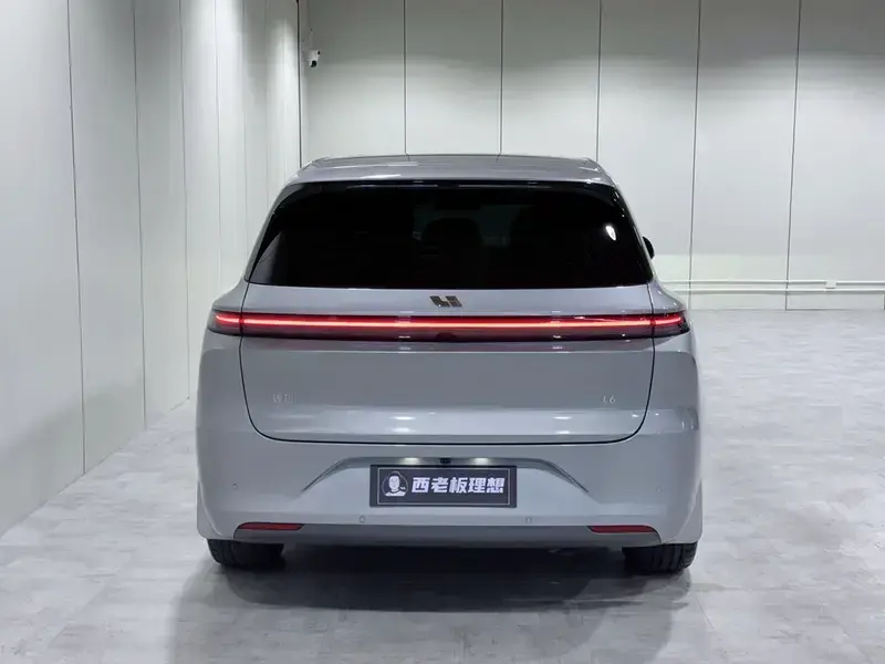 2024 Li Auto (Lixiang) L6 с пробегом 18 800 км