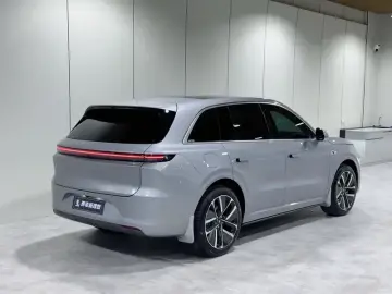 2024 Li Auto (Lixiang) L6 с пробегом 18 800 км
