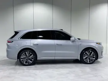 2024 Li Auto (Lixiang) L6 с пробегом 18 800 км