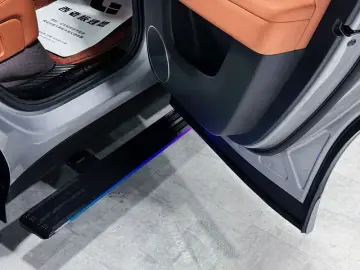 2024 Li Auto (Lixiang) L6 с пробегом 18 800 км