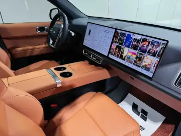 2024 Li Auto (Lixiang) L6 с пробегом 18 800 км