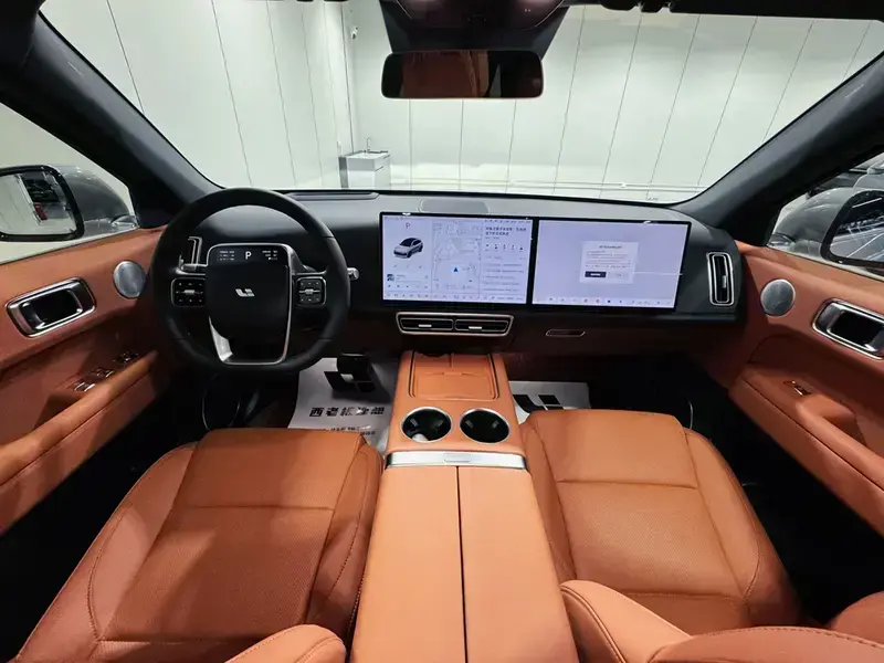 2024 Li Auto (Lixiang) L6 с пробегом 18 800 км