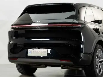2024 Li Auto (Lixiang) L6 с пробегом 31 000 км