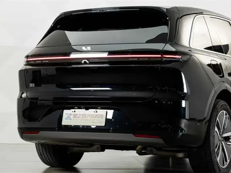2024 Li Auto (Lixiang) L6 с пробегом 31 000 км