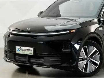 2024 Li Auto (Lixiang) L6 с пробегом 31 000 км