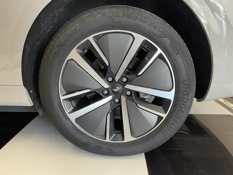 2024 Li Auto (Lixiang) L6 с пробегом 46 300 км