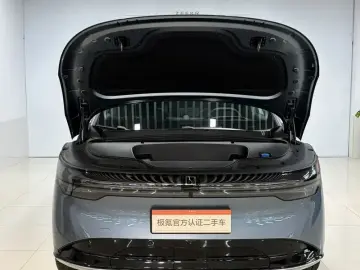 2025 Zeekr 7X с пробегом 14 600 км