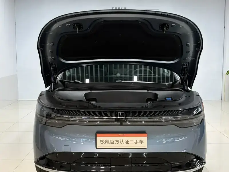 2025 Zeekr 7X с пробегом 14 600 км