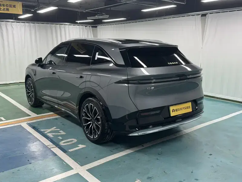 2025 Zeekr 7X с пробегом 6 900 км