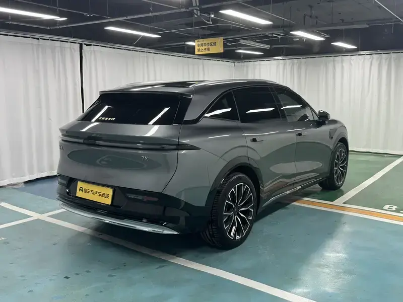 2025 Zeekr 7X с пробегом 6 900 км