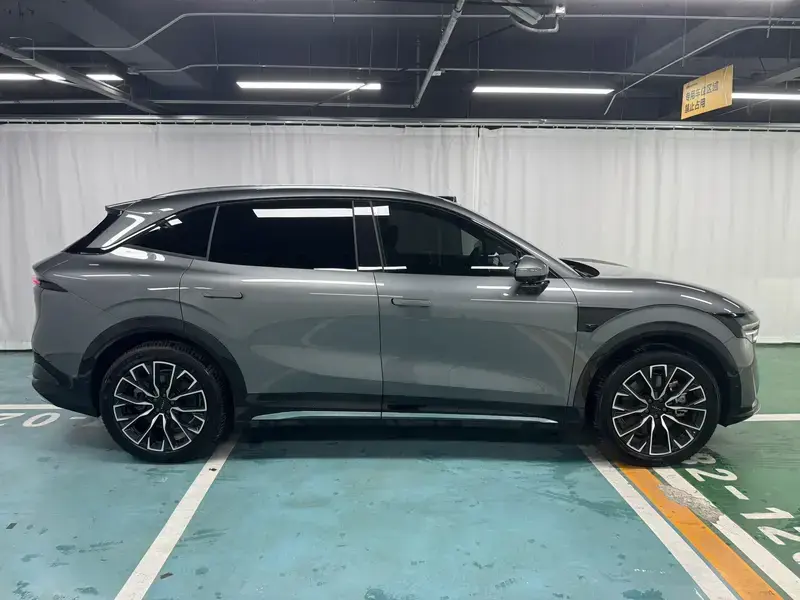 2025 Zeekr 7X с пробегом 6 900 км