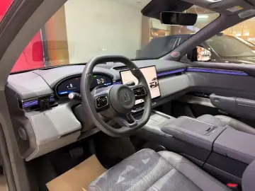 2025 Zeekr 7X с пробегом 18 000 км